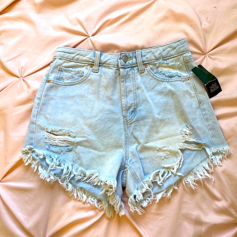 High waisted light wash jean shorts size 6